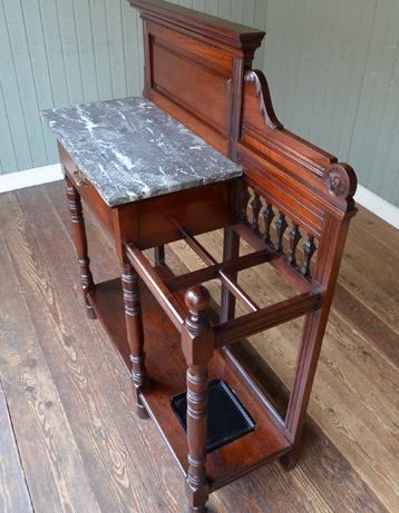 q-293-f アンティークホールスタンドのアップ