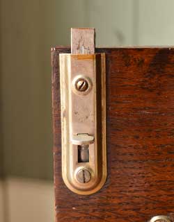 q-295-f アンティークサイドボードのストッパー