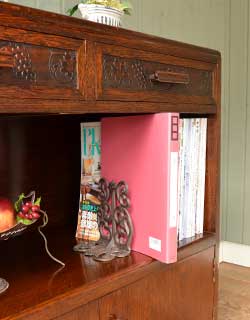 q-295-f アンティークサイドボードのオープン棚