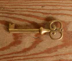 q-295-f アンティークサイドボードの鍵