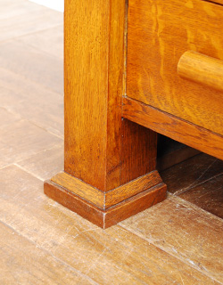 q-300-f アンティークベッドサイドチェストの脚