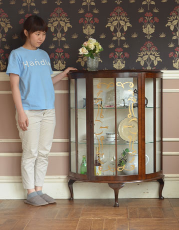 q-308-f アンティークガラスキャビネットのモデル入り