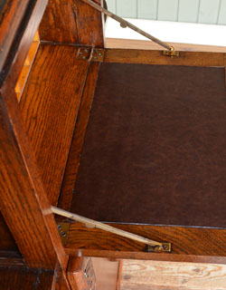 q-318-f アンティークビューローのデスク