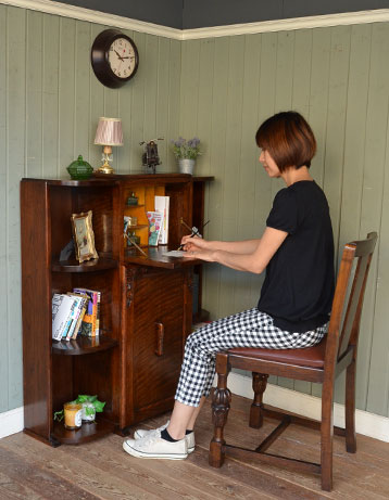 q-318-f アンティークビューローのモデル入り