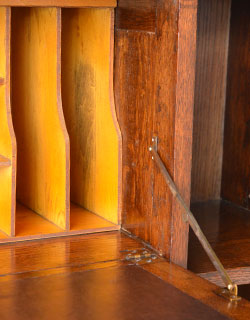 q-318-f アンティークビューローのステー