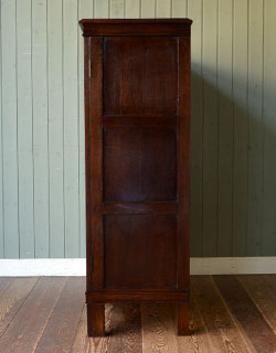 q-324-f アンティークガラスブックケースの横