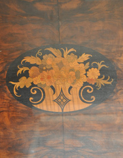 q-348-f アンティークサイドボードの装飾