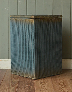 q-350-f アンティークロイドルームボックス（ブルー）の後ろ