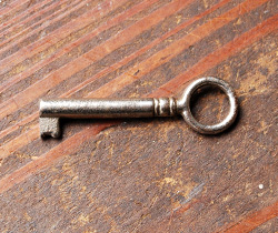 q-352-f アンティークガラスキャビネットの鍵