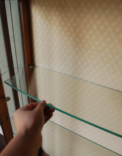 q-352-f アンティークガラスキャビネットの扉内