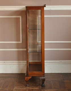 q-378-f アンティークガラスキャビネットの横