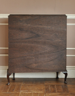 q-379-f アンティークガラスショーケースの後ろ