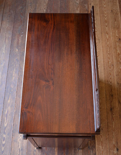 q-382-f アンティークカップボードチェストの天板