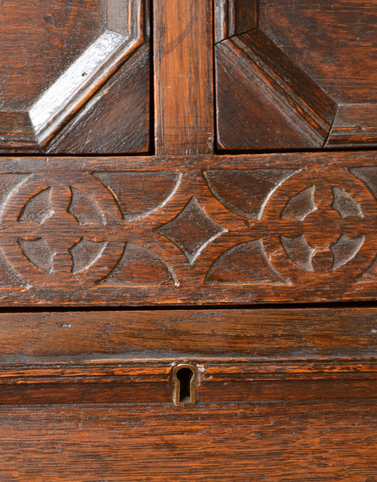 q-386-f アンティークカップボードチェストの装飾