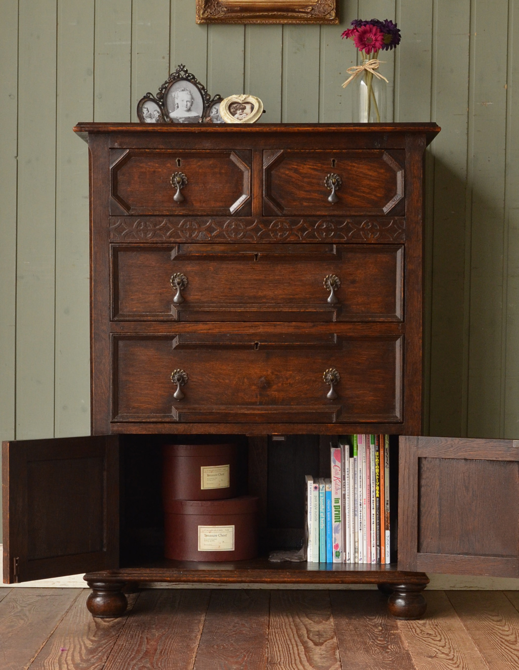 q-386-f アンティークカップボードチェストのオープン時