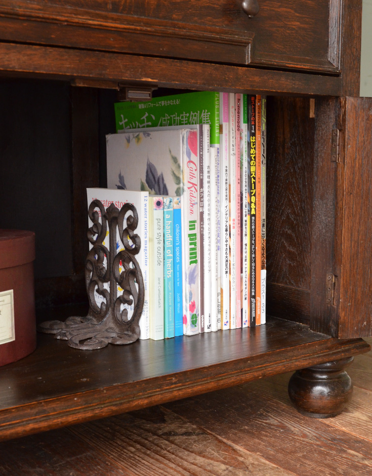 q-386-f アンティークカップボードチェストの扉内