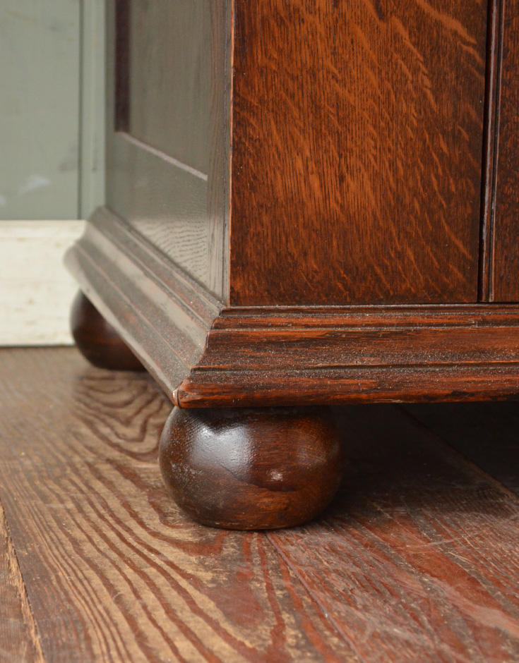 q-402-f アンティークワードローブの脚