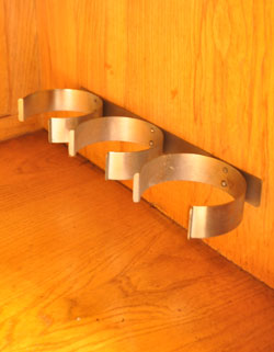 落ち着いた華やかさが美しい収納力抜群なアンティークサイドボード