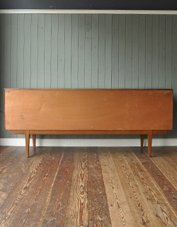 x-391-f アンティークサイドボード