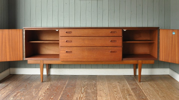 x-391-f アンティークサイドボード