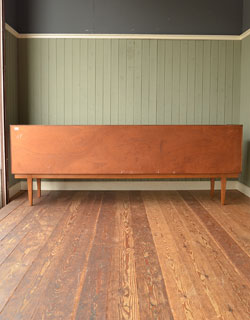 x-416-f アンティークサイドボード