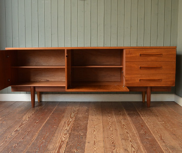 x-442-f アンティークサイドボード