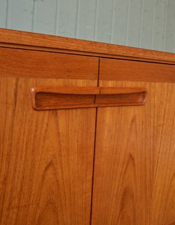 x-442-f アンティークサイドボード