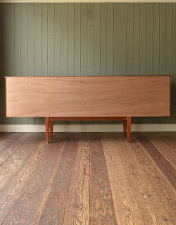 x-509-f アンティークサイドボードの後ろ