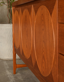 x-519-f アンティークサイドボード（ネイサン）の装飾