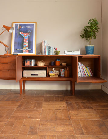 x-520-f アンティークサイドボード（マッキントッシュ）のオープン時