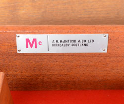 x-520-f アンティークサイドボード（マッキントッシュ）のタグ