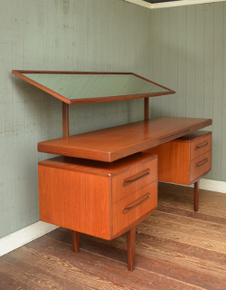 x-546-f ヴィンテージドレッサー（G-PLAN）のミラー