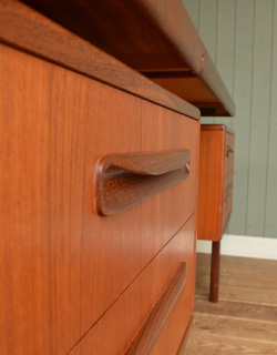 x-546-f ヴィンテージドレッサー（G-PLAN）の取っ手