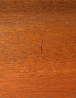 x-546-f ヴィンテージドレッサー（G-PLAN）のキズ