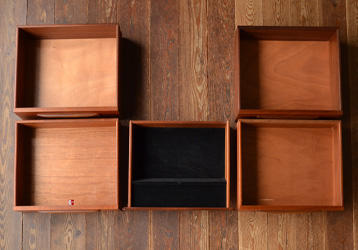 x-546-f ヴィンテージドレッサー（G-PLAN）の引き出し