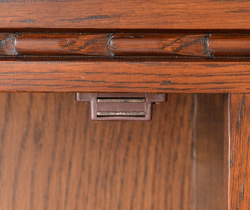 オールドチャーム　アンティーク風　英国スタイルにオススメのアンティーク風サイドボード、オールドチャームの家具。扉にはマグネットがついています。(y-128-f)