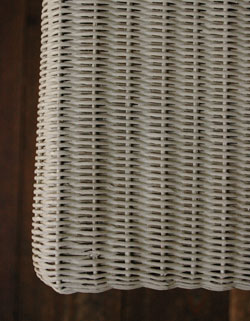 オリジナルロイド Handleオリジナル ロイドルームスツール(Resort White)。籐とは違って編み目が均一です。(hol-05rw)