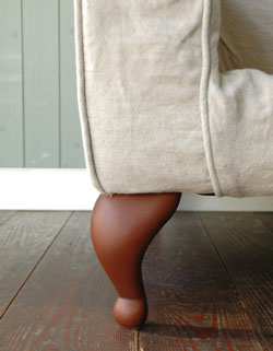 Handleオリジナル　アンティーク風　Handleオリジナルリネンソファ、洋書スタイルのお部屋には１人掛けソファ。脚の先までこだわってデザインしました！しっかり支える安定感のある脚です。(hos-04-a)