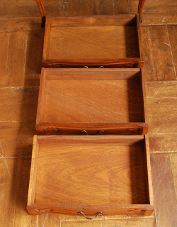 j-1026-f アンティークチェスト（ナイトテーブル）の引き出し