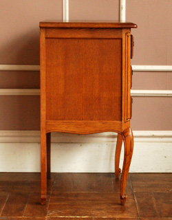 j-1038-f アンティークチェスト(ナイトテーブル)の横