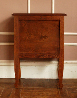 j-1038-f アンティークチェスト(ナイトテーブル)の後ろ