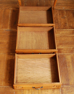 j-1038-f アンティークチェスト(ナイトテーブル)の引き出し