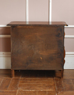 j-1072-f アンティークチェスト（コモード）の後ろ