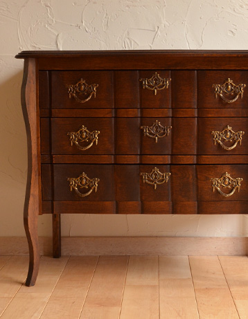 j-1144-f アンティークチェストのアップ