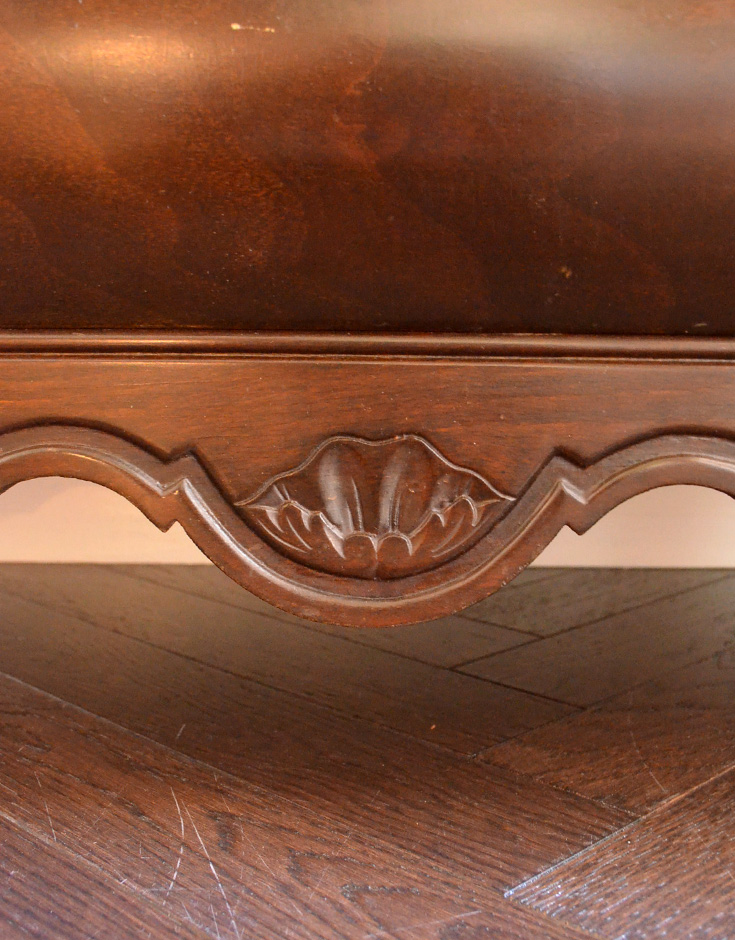 j-1146-f アンティークチェストの飾り