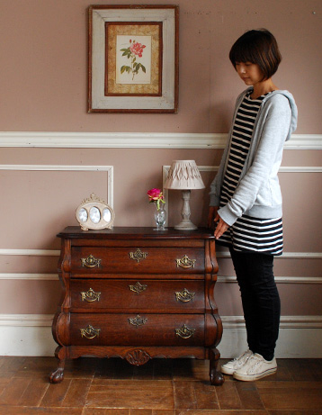 j-1150-f アンティークチェストのモデル入り