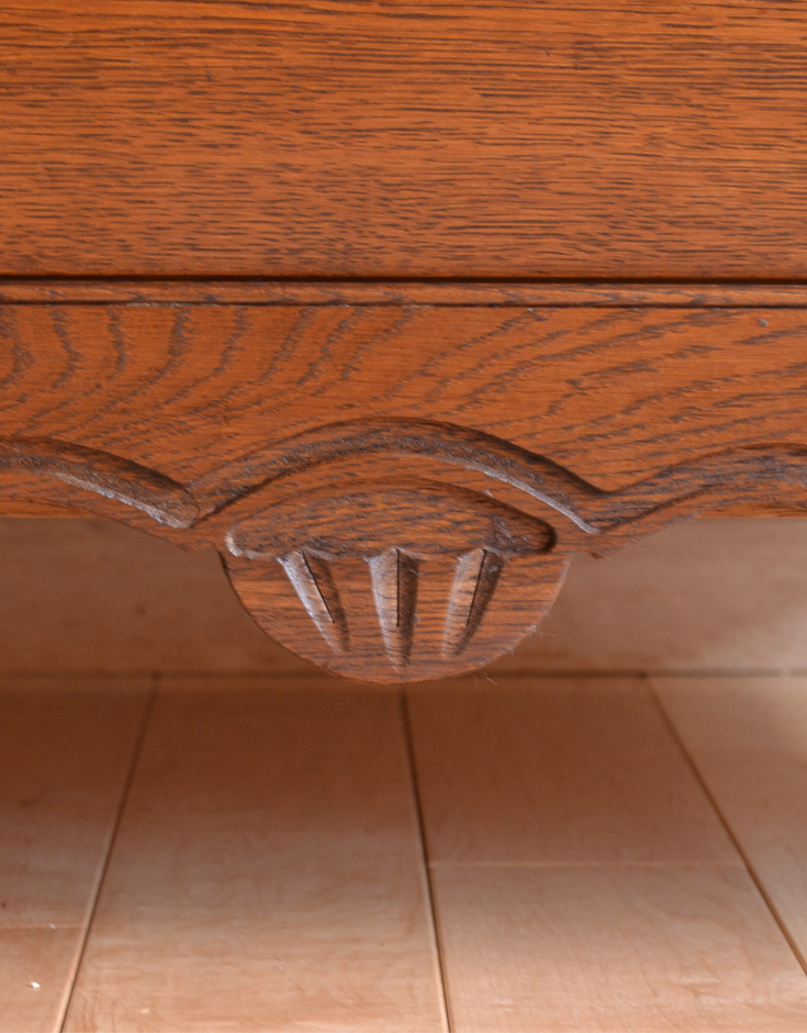 j-1153-f アンティークチェスト(コモード)の彫り