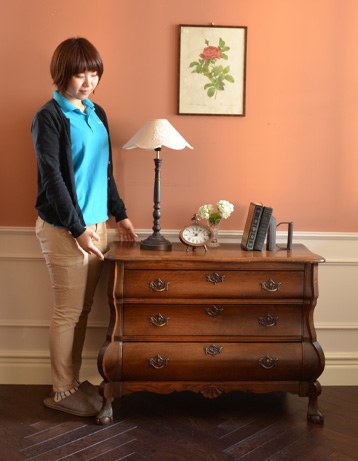 j-1164-f アンティークチェストのモデル入り