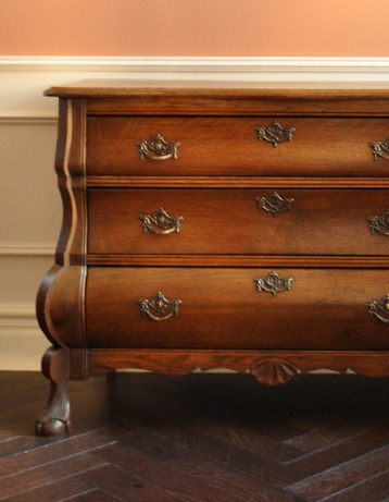 j-1164-f アンティークチェストのアップ