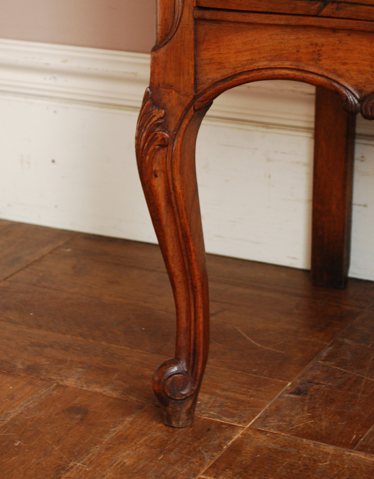 j-1233-f アンティークチェストの脚